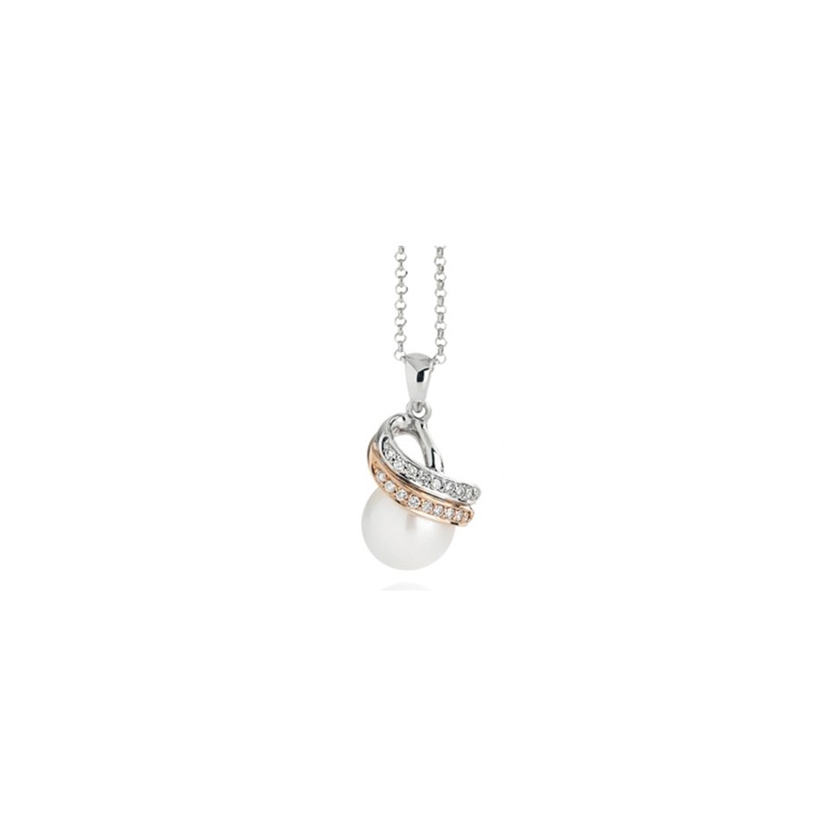 White and rose gold neckace with diamonds