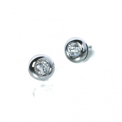 White gold earings with diamonds